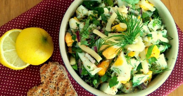 Kaşarlı Yumurta Salatası