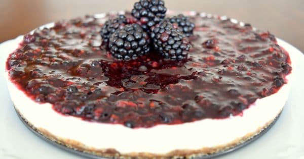 Ballı Böğürtlenli Cheesecake