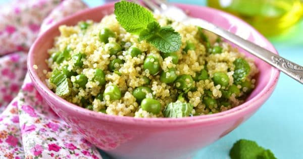 Bezelyeli Kinoa Salatası