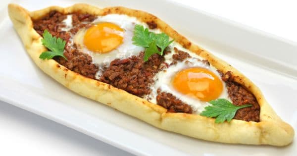 Kıymalı Karadeniz Pidesi