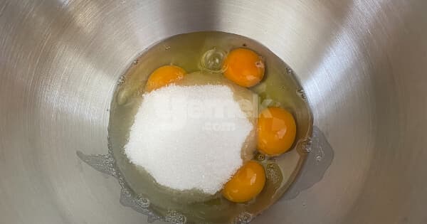 Çikolata Ganajlı Sünger Kek