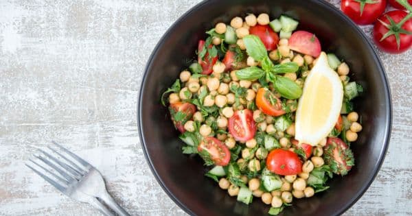 Nar Ekşili Nohut Salatası