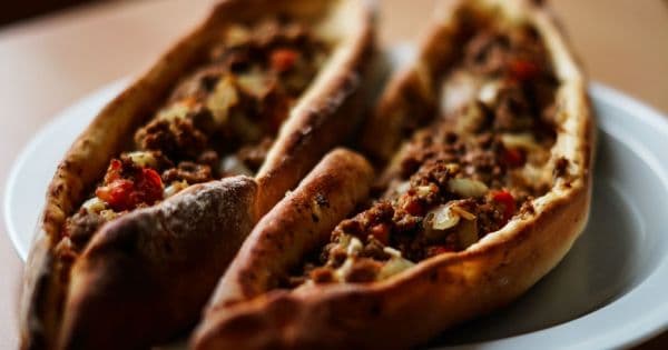 Kavurmalı Pide