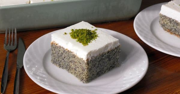 Haşhaşlı İrmik Tatlısı