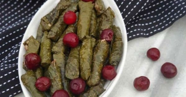 Vişneli Zeytinyağlı Yaprak Sarma