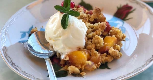 Pratik Şeftalili Crumble