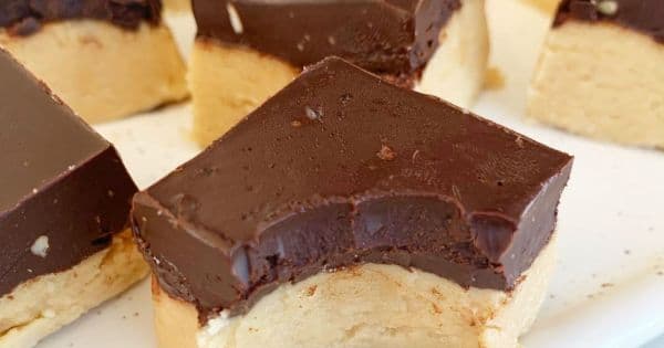 Fıstık Ezmeli Bitter Çikolatalı Fudge