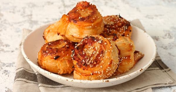 Pizza Tadında Milföy Börek