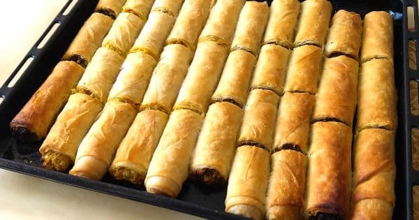 Sütsüz Sodalı Börek