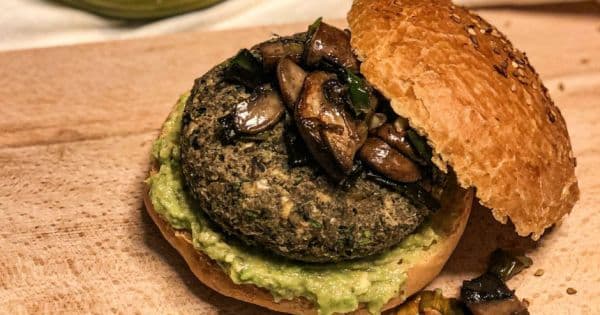 Nohut ve Mantardan Hamburger Köftesi