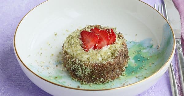 Çilekli Pişmeyen Tart