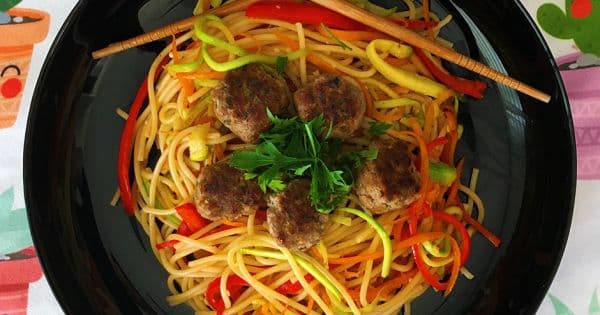 Sebzeli Köfteli Spagetti