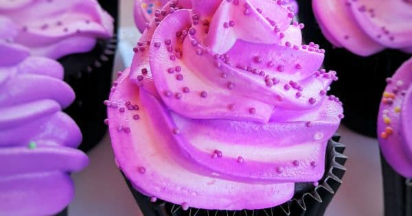 Çikolatalı Renkli Cupcake