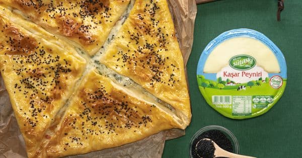 Kaşarlı Zarf Böreği