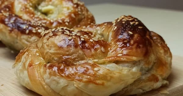 Ispanaklı Gül Böreği