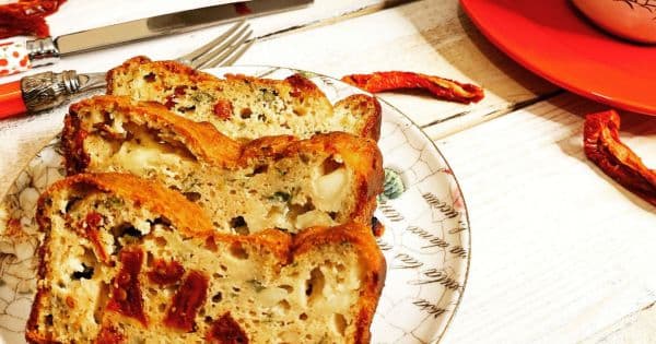 Glutensiz Kuru Domatesli Kek