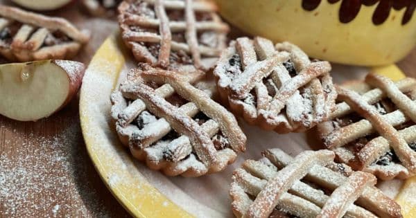 Elmalı Cevizli Turta