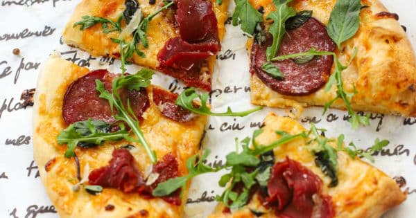 İtalyan Usulü Pizza