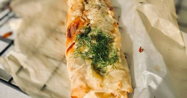 Kendini Pizza Sanan Börek