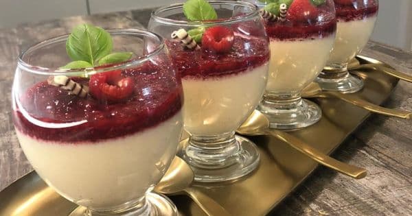 Frambuazlı Panna Cotta