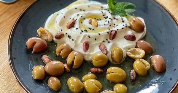 Süzme Yoğurtlu Peynir Ezmeli Tane Zeytinler