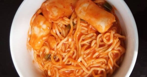 Tteokbokki (Pirinç Kekli) Noodle