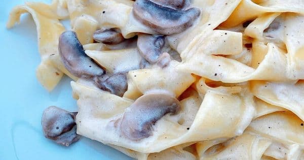 Kremalı Mantarlı Makarna