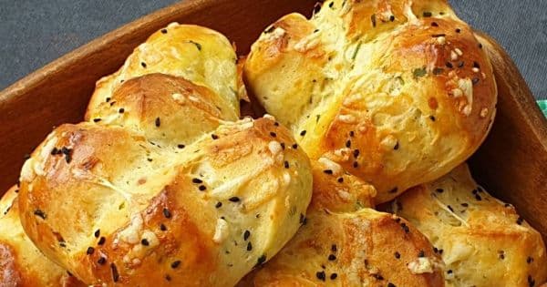 Sarımsaklı Ekmek Poğaça