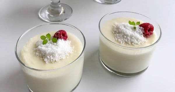Hindistan Cevizli Beyaz Çikolatalı Muhallebi