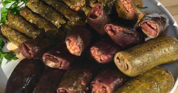 Sumak Ekşili Zeytinyağlı Dolma