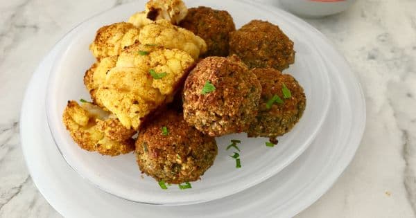 Tahin Soslu Fırında Falafel