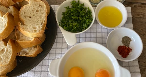 Kaşarlı Yumurtalı Ekmek
