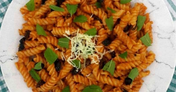 Kremalı Domates Soslu Makarna