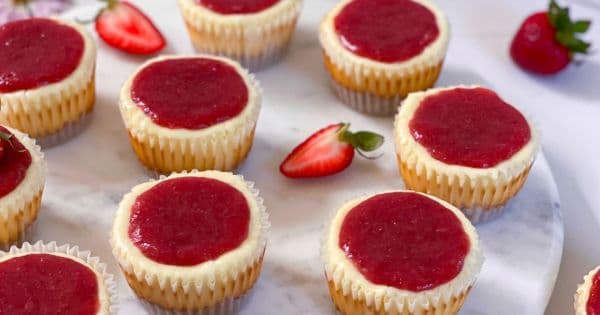 Porsiyonluk Çilekli Cheesecake