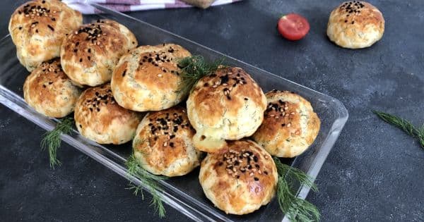 Dereotlu ve Peynirli Poğaça