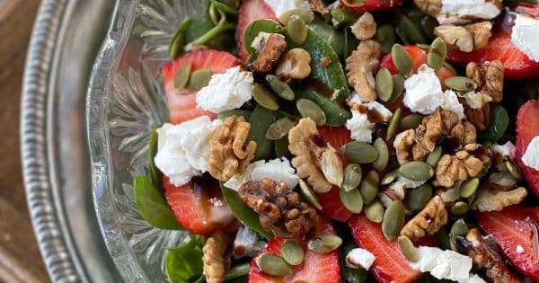 Çilekli Semizotu Salatası