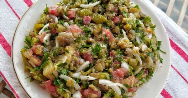 Közlenmiş Patlıcan Salatası