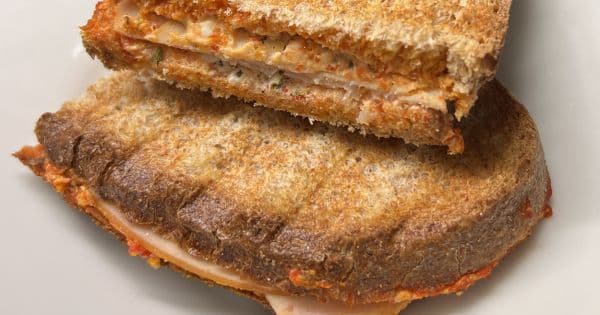 Hindi Fümeli Tost