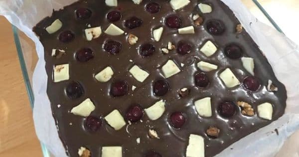 Borcamda Vişneli Brownie