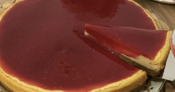 Frambuazlı Cheesecake tarifi görseli 2