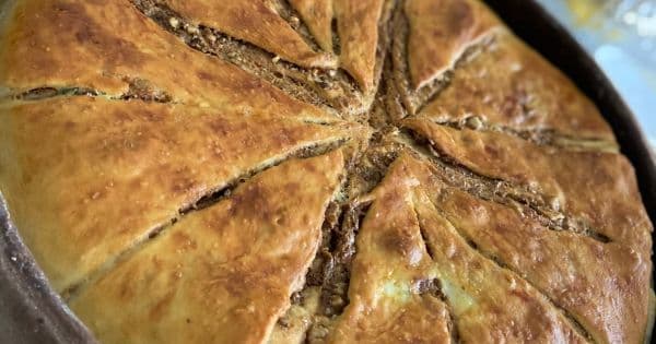 Güveçte Haşhaşlı Çörek