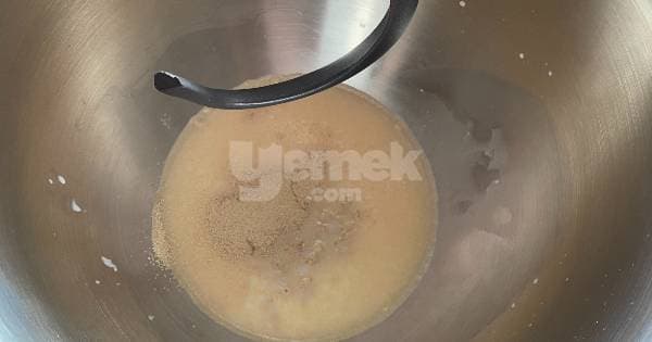 Pastane Usulü Biberli Ekmek