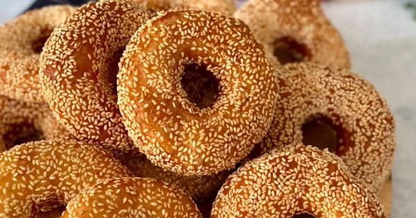 Susamlı Simit Pişi