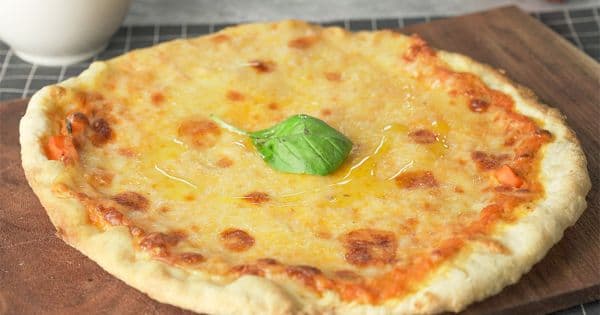 Peynirli Pizza