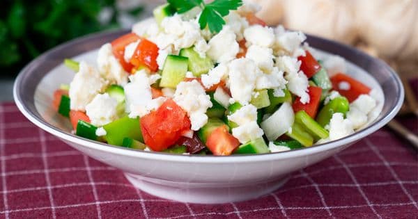 Peynirli Salata