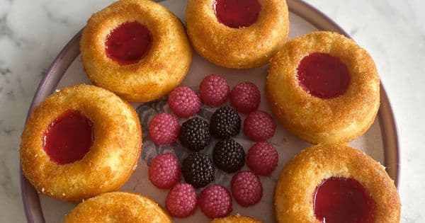 Frambuaz Soslu Kek