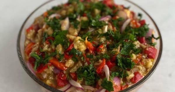 Köz Patlıcan ve Biber Salatası