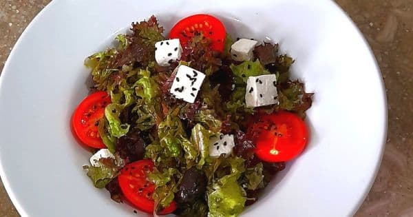 Akdeniz Salatası