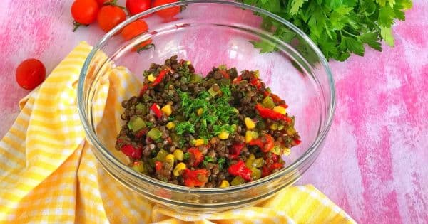 Köz Biberli Yeşil Mercimek Salatası
