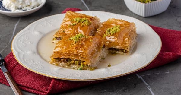 Hazır Yufkadan Baklava
